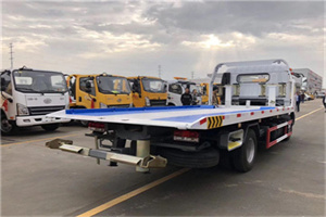 雷波汽车救援补胎